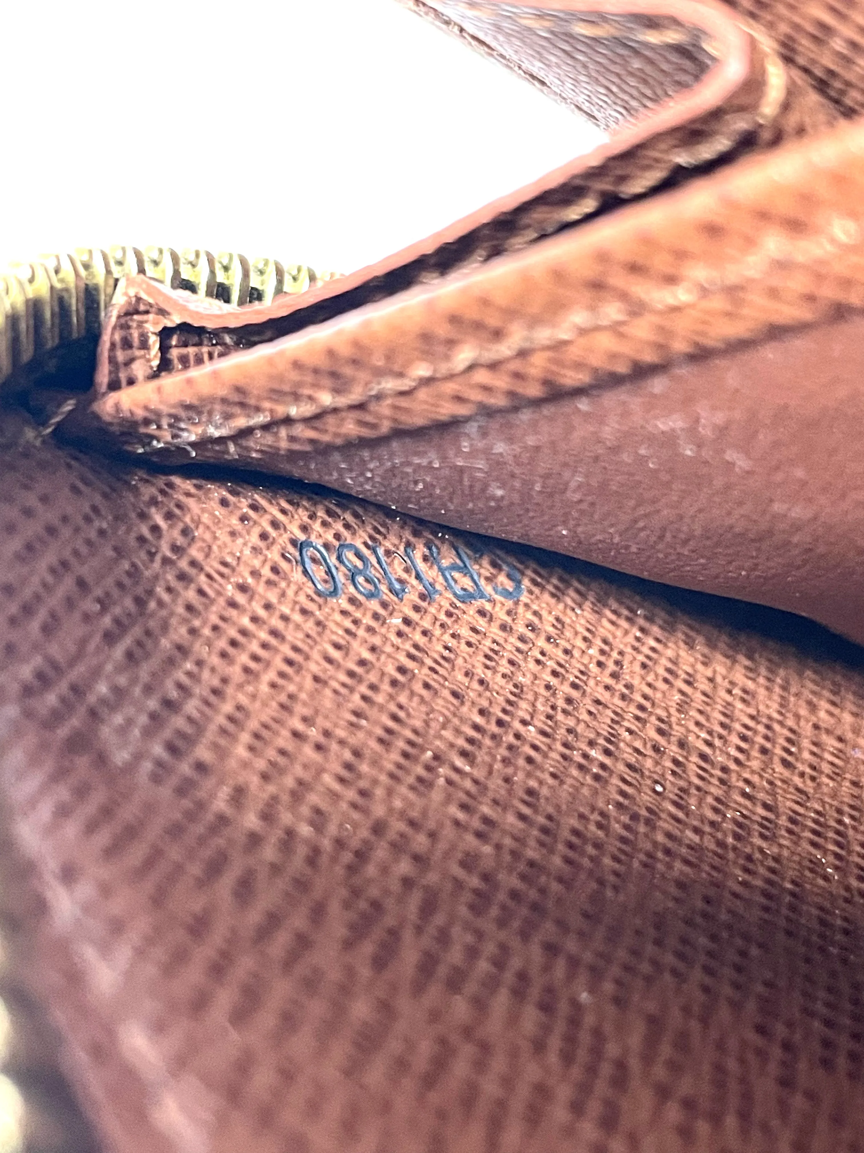 LV Zippy Wallet *brand new*