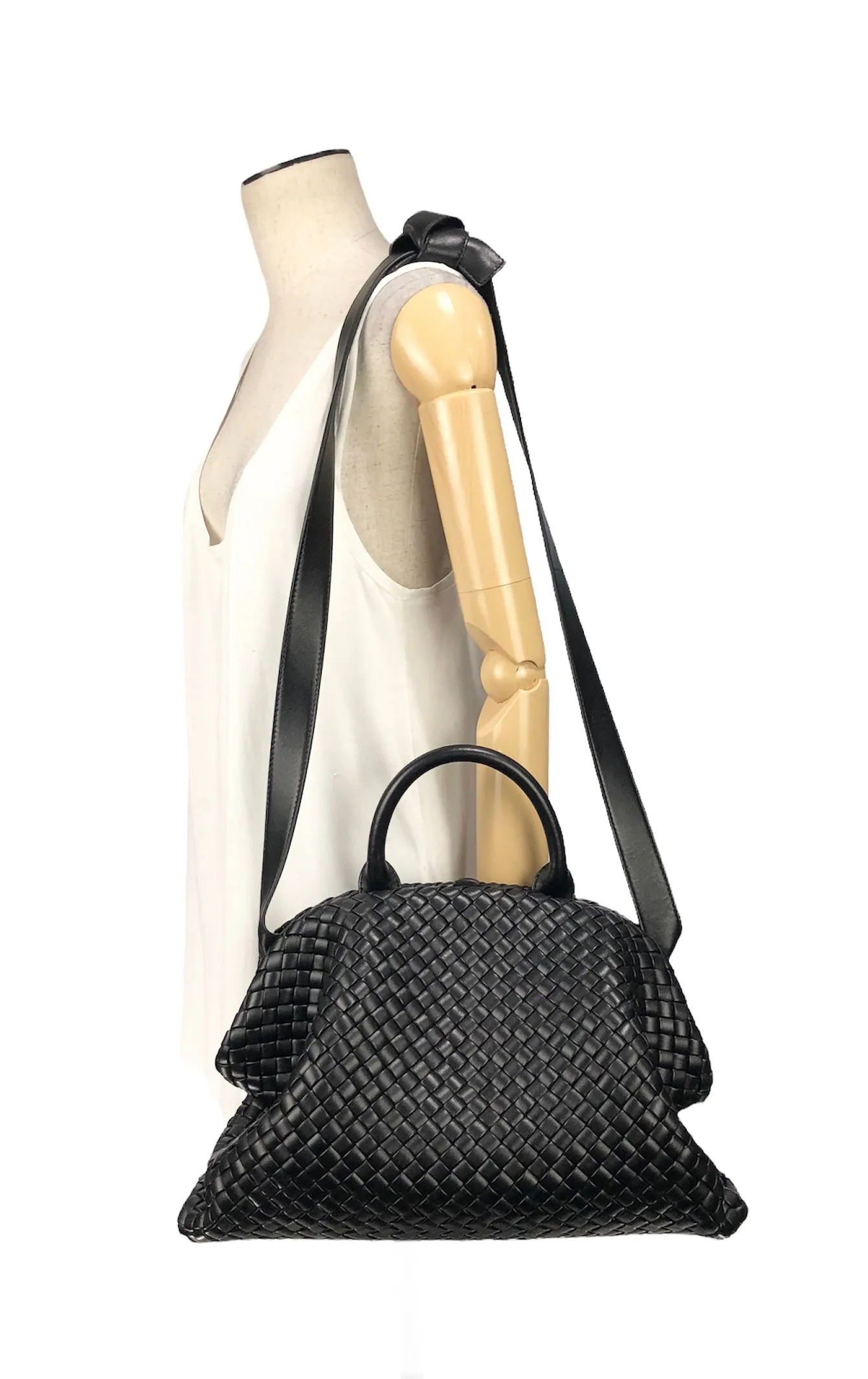 Médium Intrecciato Leather Handle Bag with Detachable Strap