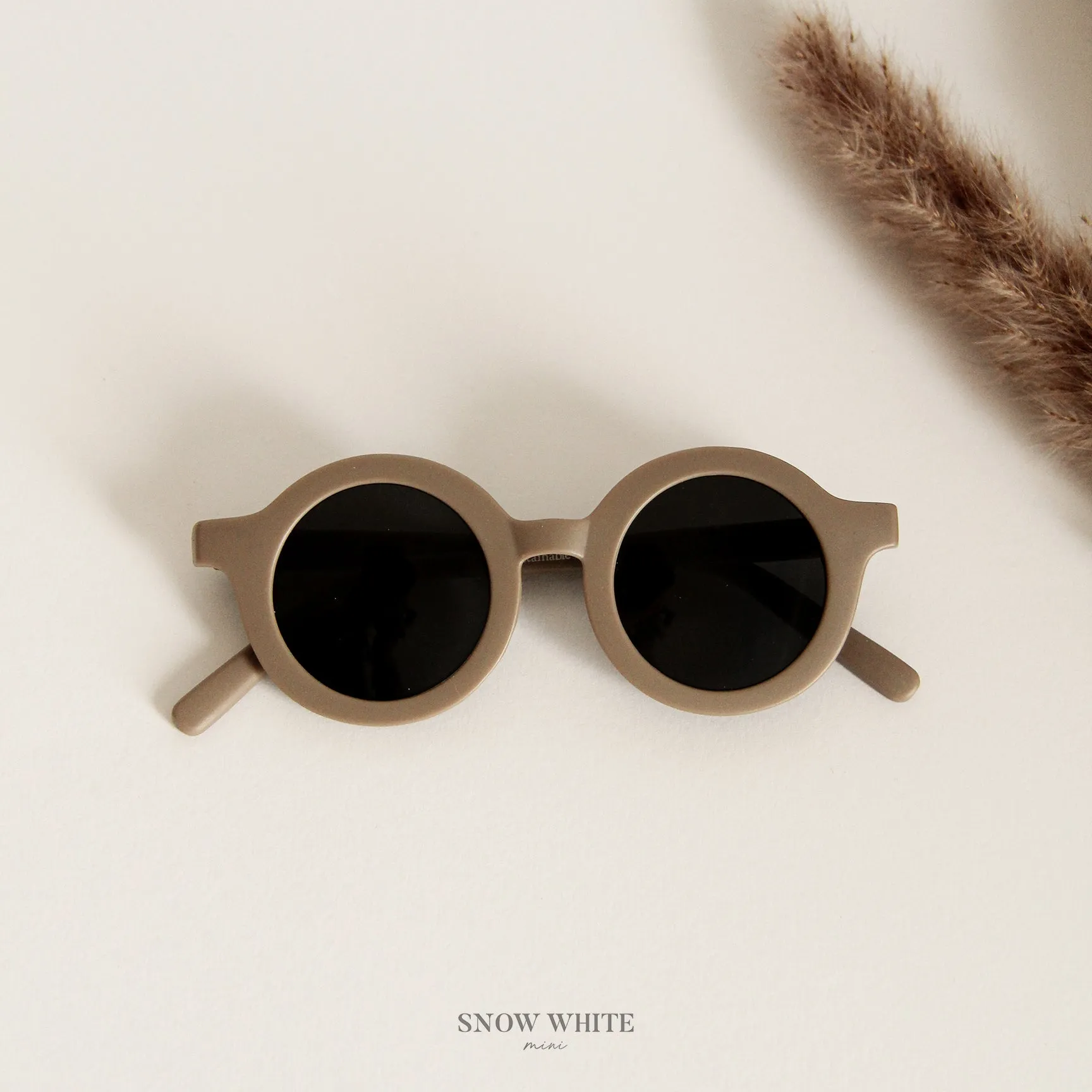 Round Sustainable Sunglass "Stone"